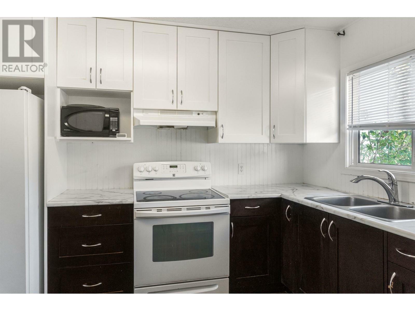 Property Photo: 185 Konigus Street 60 BC V8C 2K4
