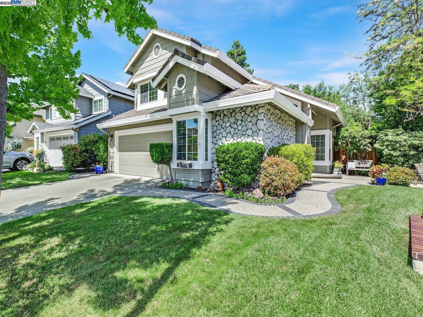 8043 Crossridge Rd  Dublin CA 94568 photo