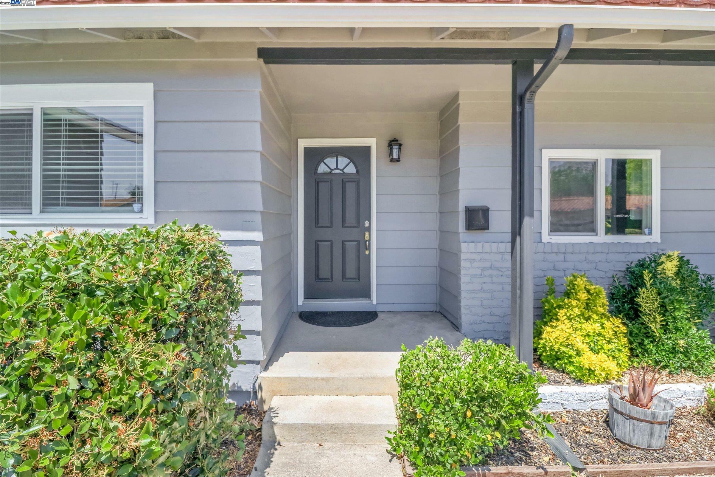 Property Photo: 1691 Woodcrest Dr CA 94521