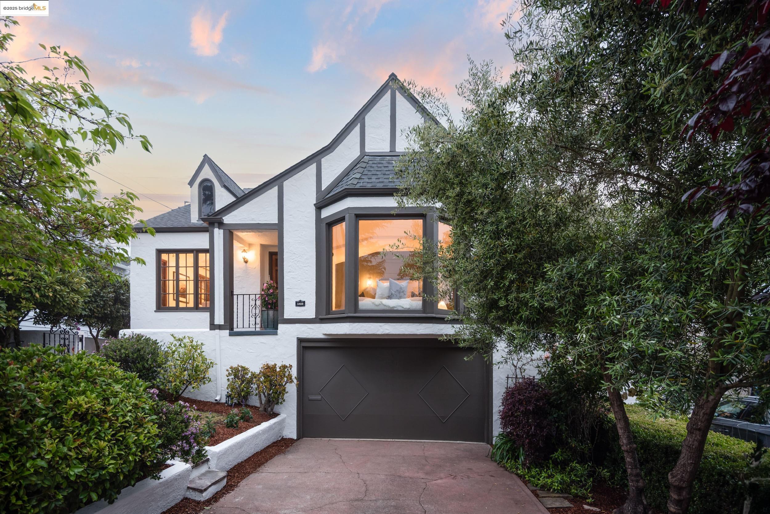 5468 Proctor Ave  Oakland CA 94618 photo