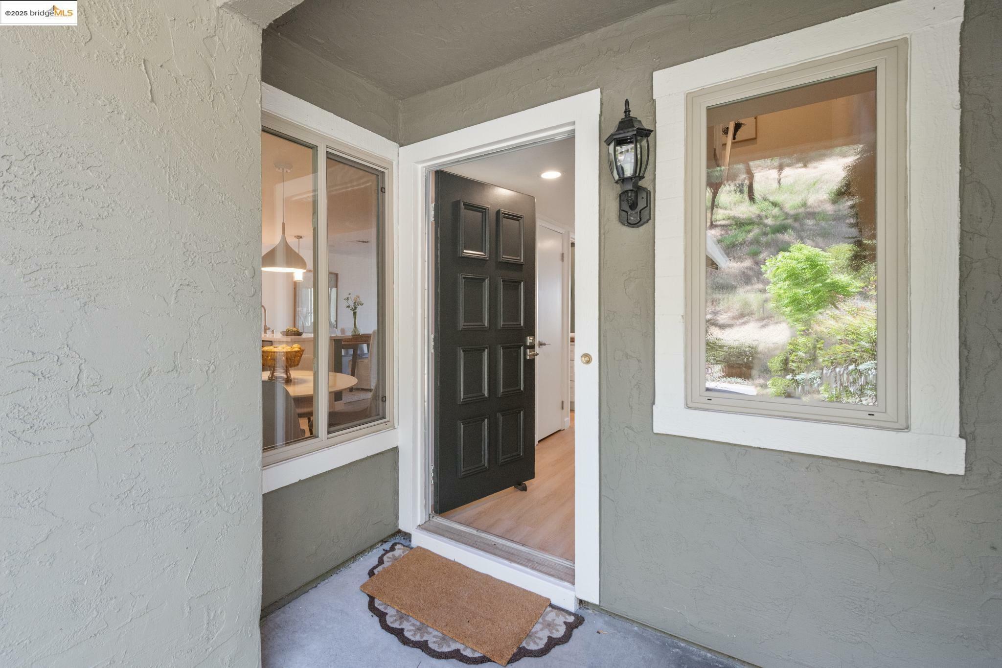Property Photo: 145 Thousand Oaks St CA 94605