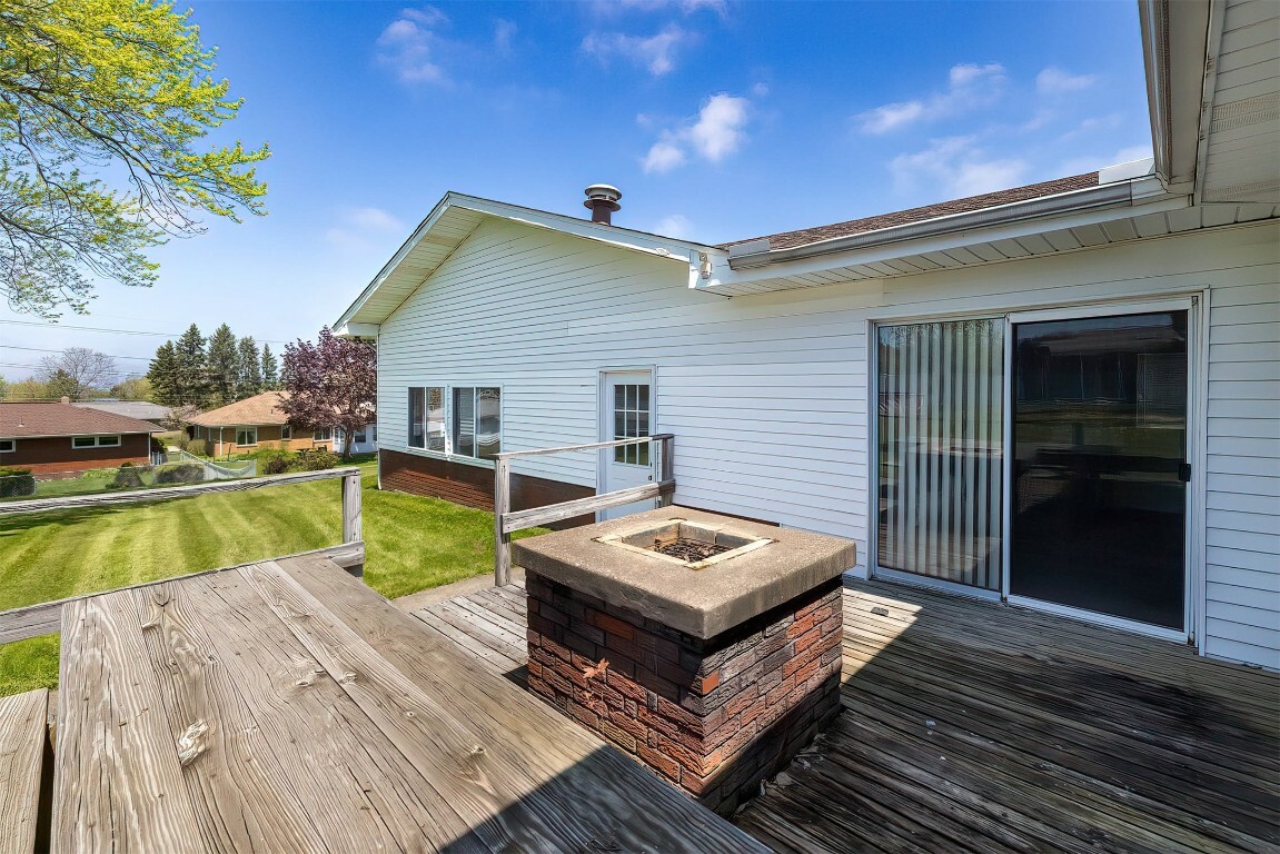 Property Photo: 836 E 43rd Street PA 16504