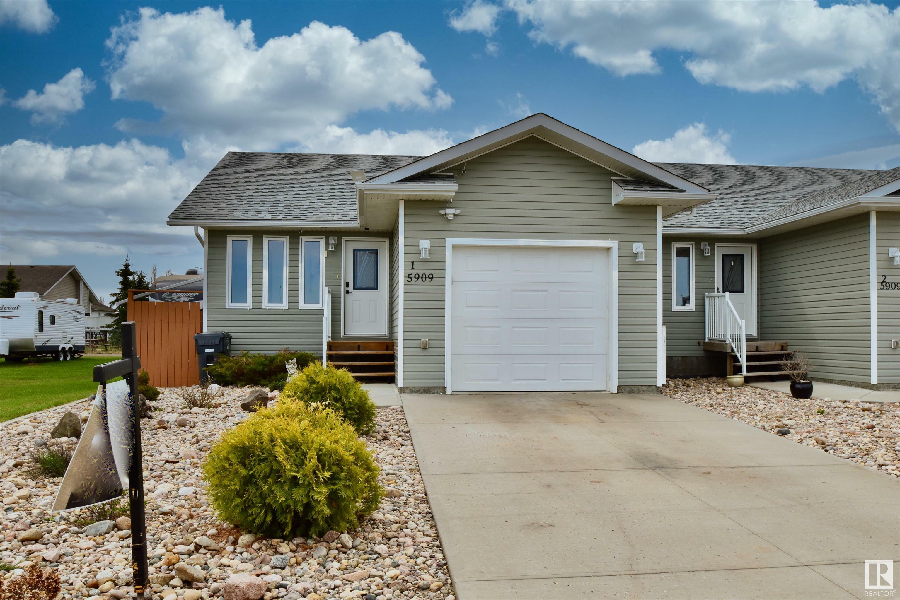 Property Photo: 5909 48 Avenue 1 AB T0A 3A1