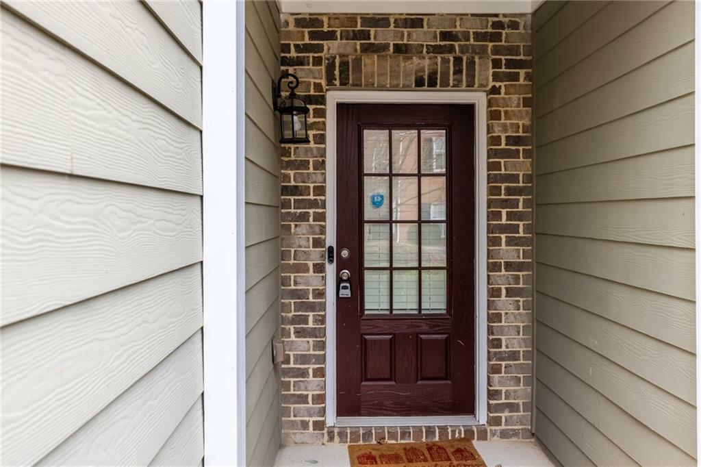 Property Photo: 1212 Lake Point Way GA 30024