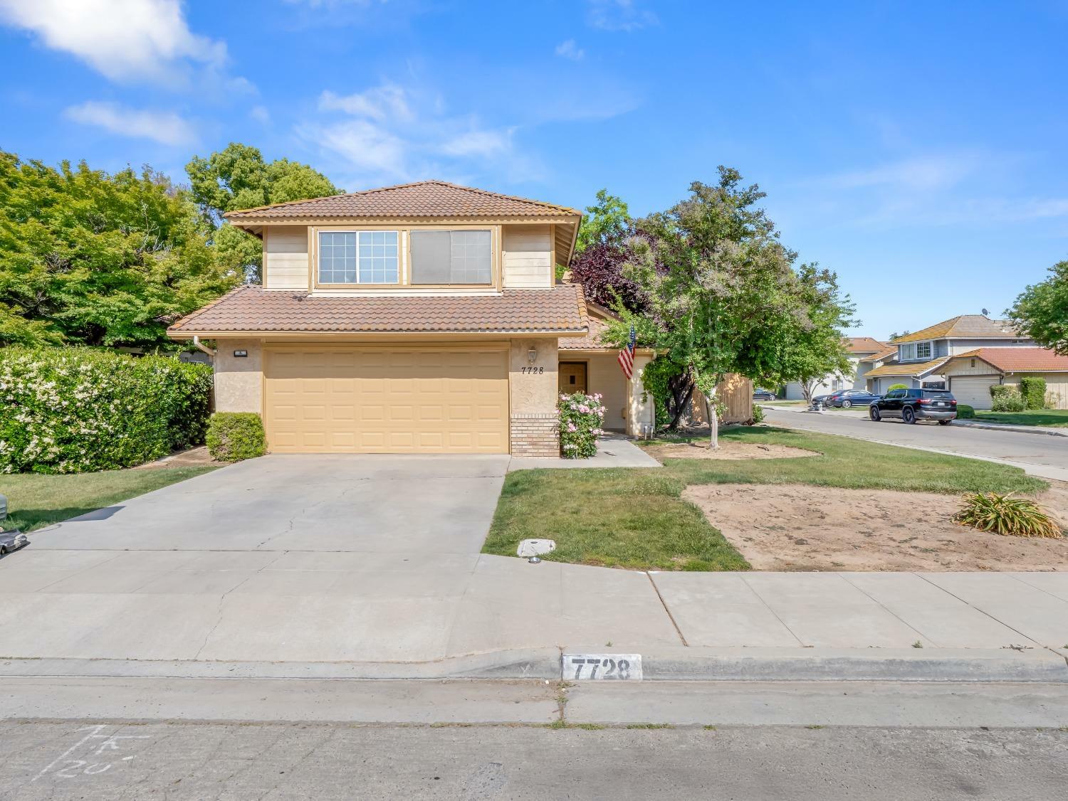 7728 N 8th Street  Fresno CA 93720 photo