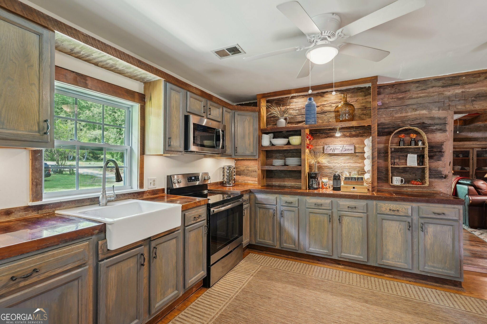 Property Photo: 1886 Long Branch Road GA 30533