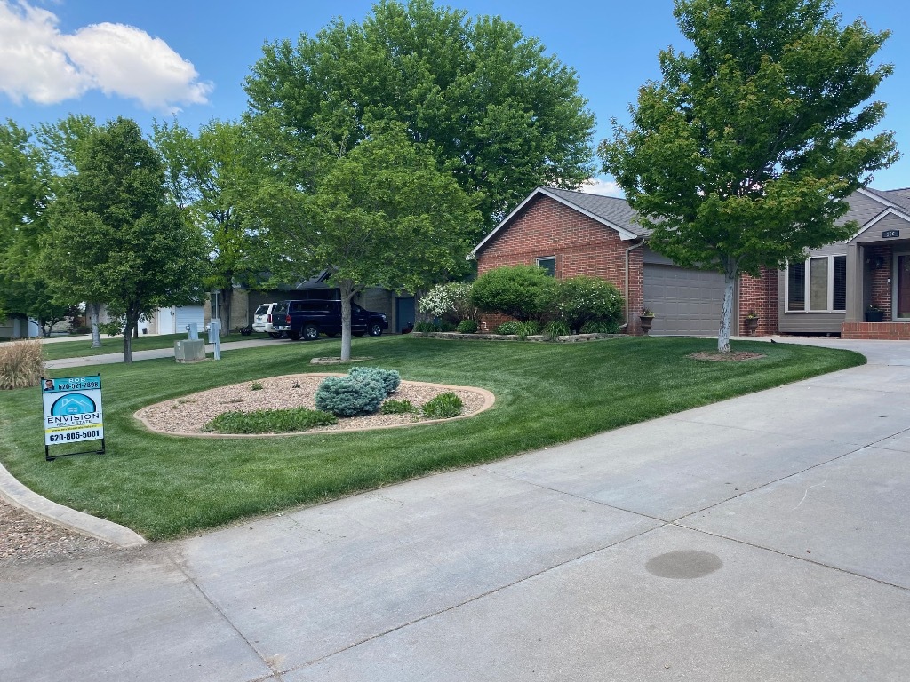 Property Photo: 106 Cambridge Court KS 67846