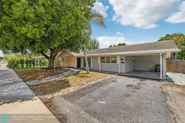 Property Photo:  334 NW 12th Ave  FL 33486 