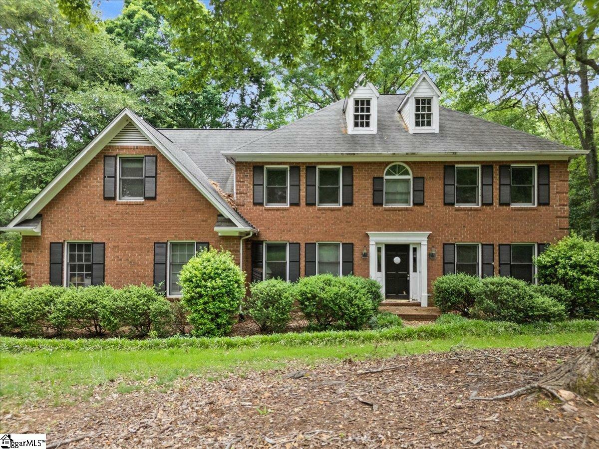 Property Photo:  402 Woodgrove Trace  SC 29301 