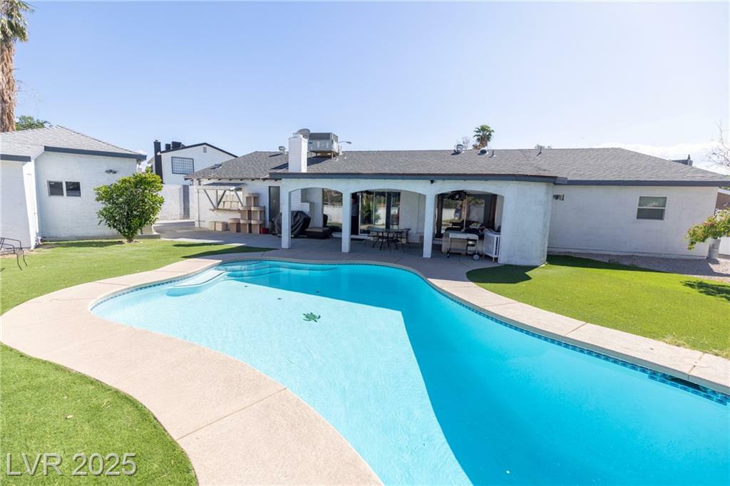 Property Photo: 2728 Topaz Court NV 89121