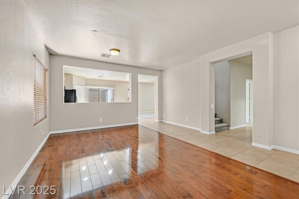 Property Photo: 33 Gentilly Lace Avenue NV 89002