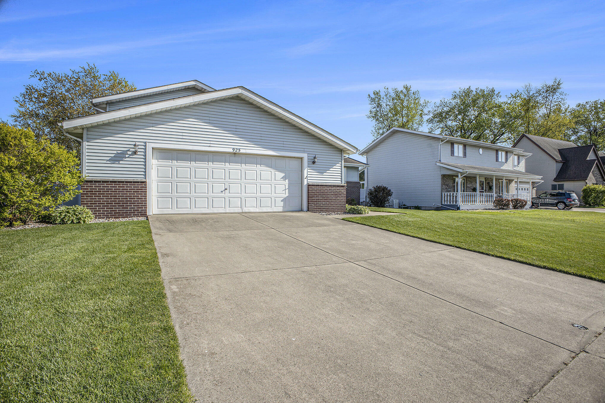 Property Photo: 925 Brooke Lane IN 46375
