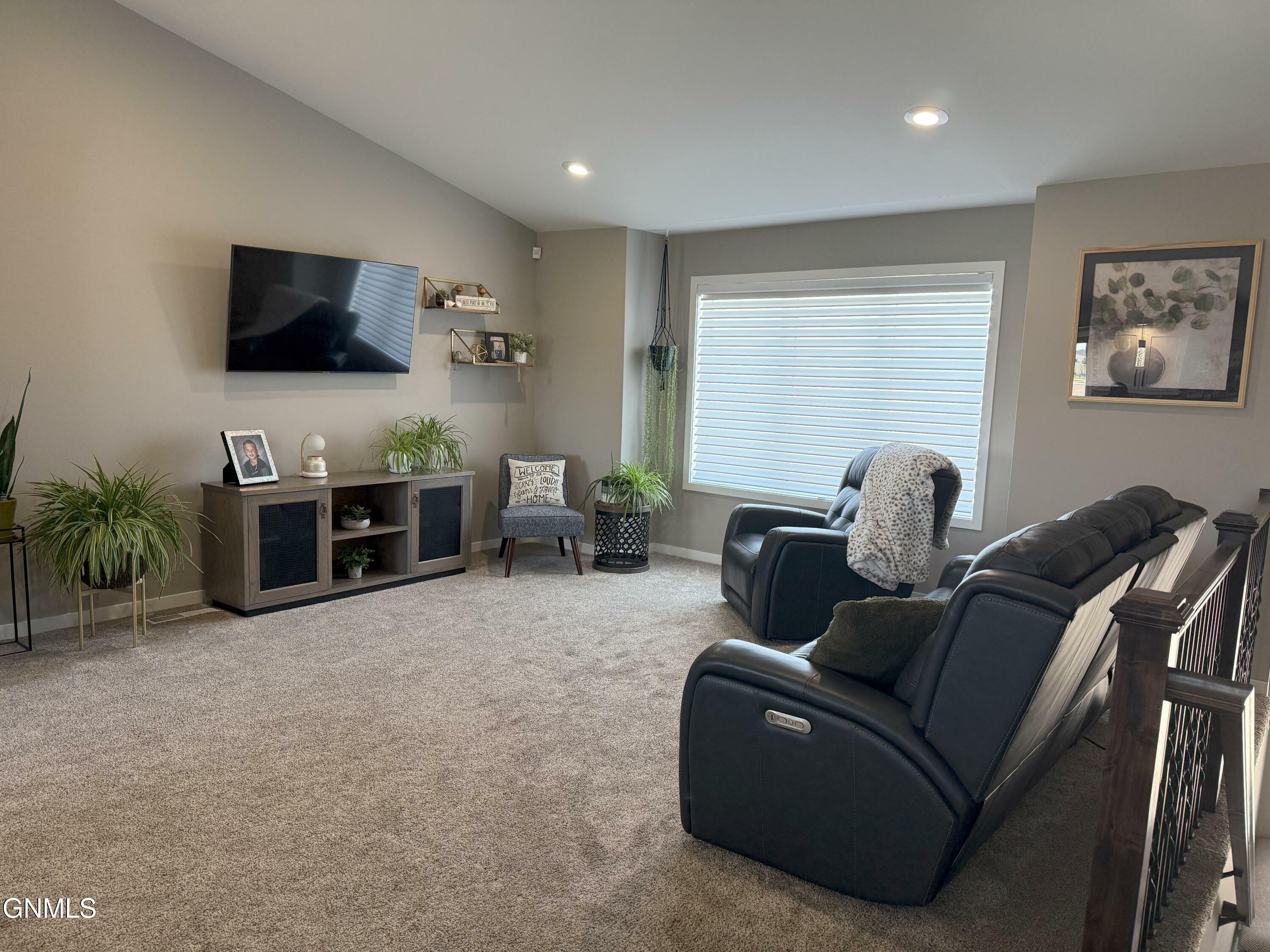 Property Photo: 643 Flint Drive ND 58503
