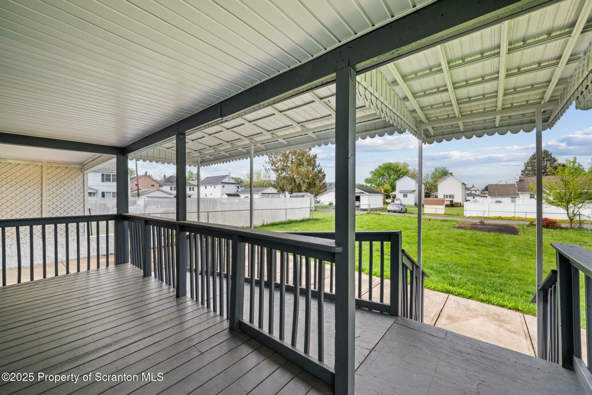 Property Photo: 215 Oak Street PA 18519