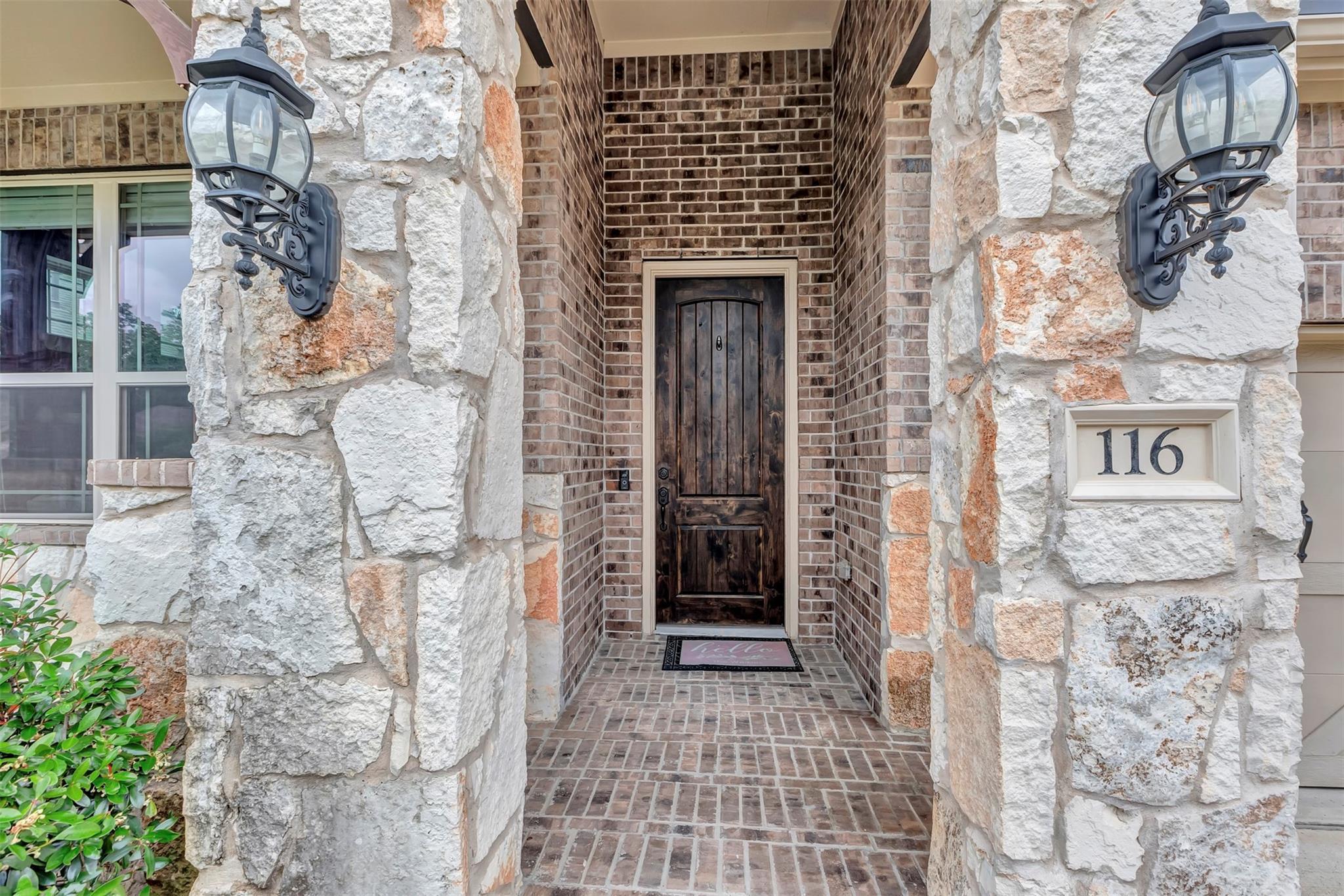 Property Photo: 116 Brighton Woods Court TX 77318