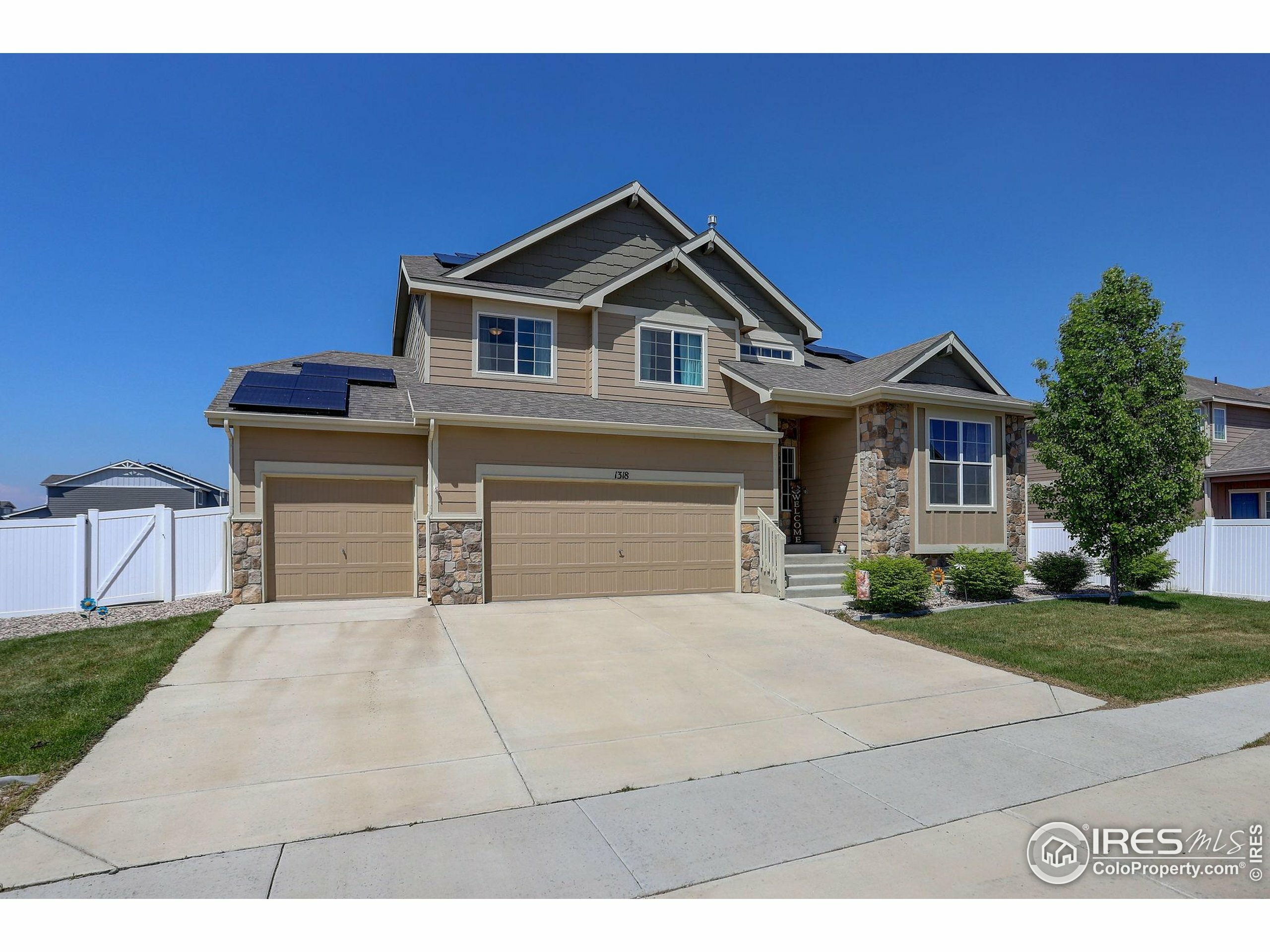 Property Photo: 1318 Chamois Dr CO 80550