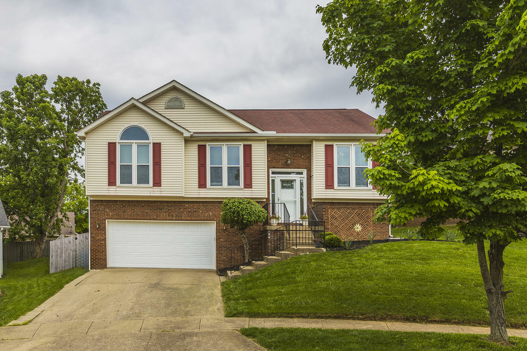 Property Photo: 1208 Four Wynds Trail KY 40515