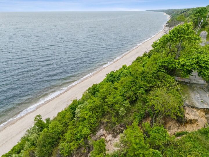 Property Photo:  91 Soundview Drive  NY 11778 