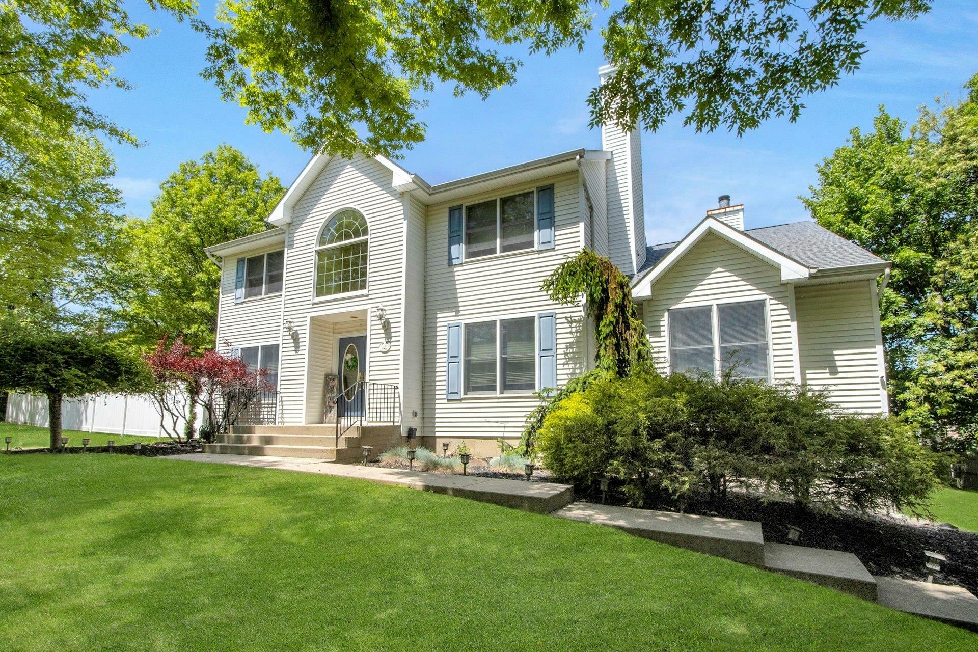 Property Photo: 17 Viohl Way NY 10923