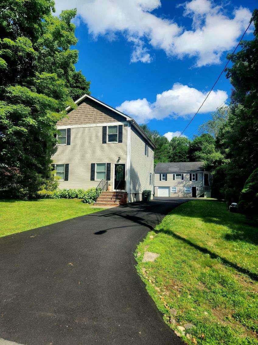 Property Photo: 22 Anderson Road Unit 3A NY 10536