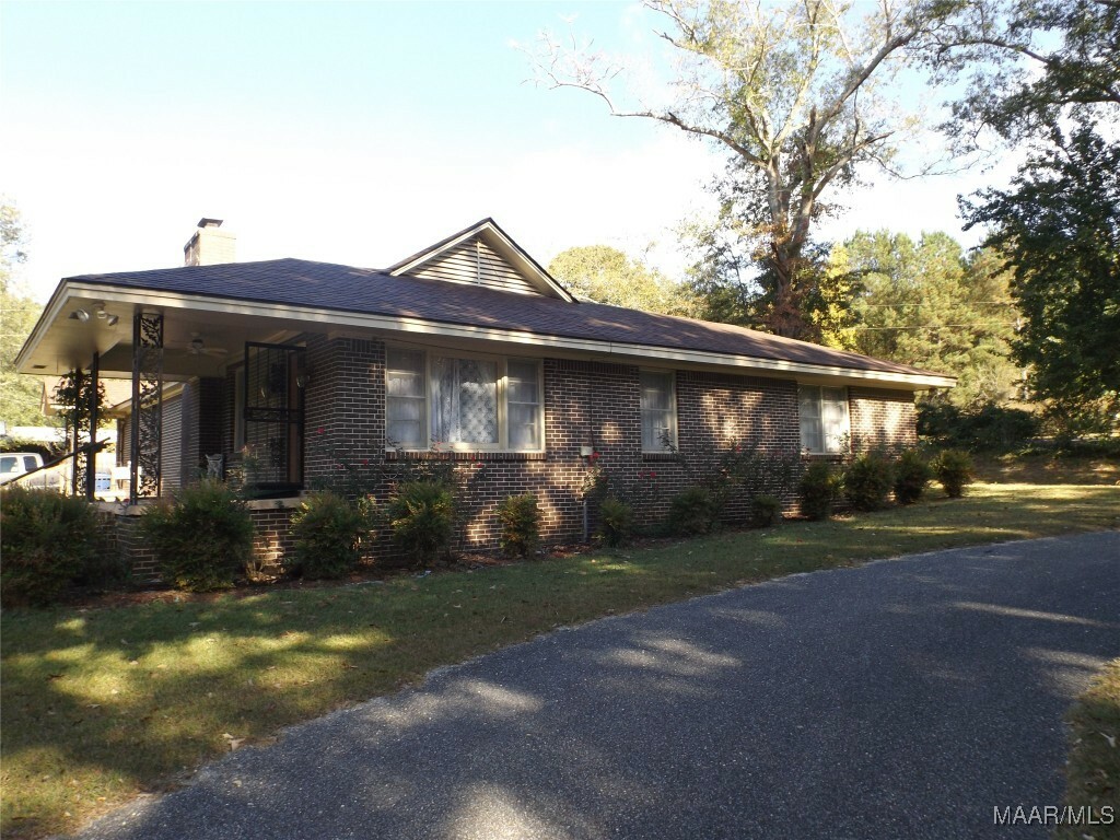 Property Photo: 1373 County Road 39 Road AL 36022