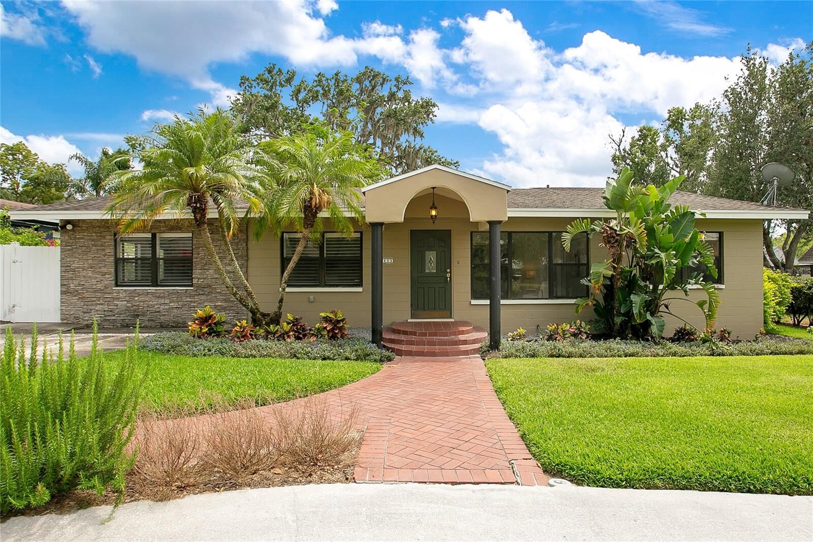 Property Photo:  865 E Mann Road  FL 33830 