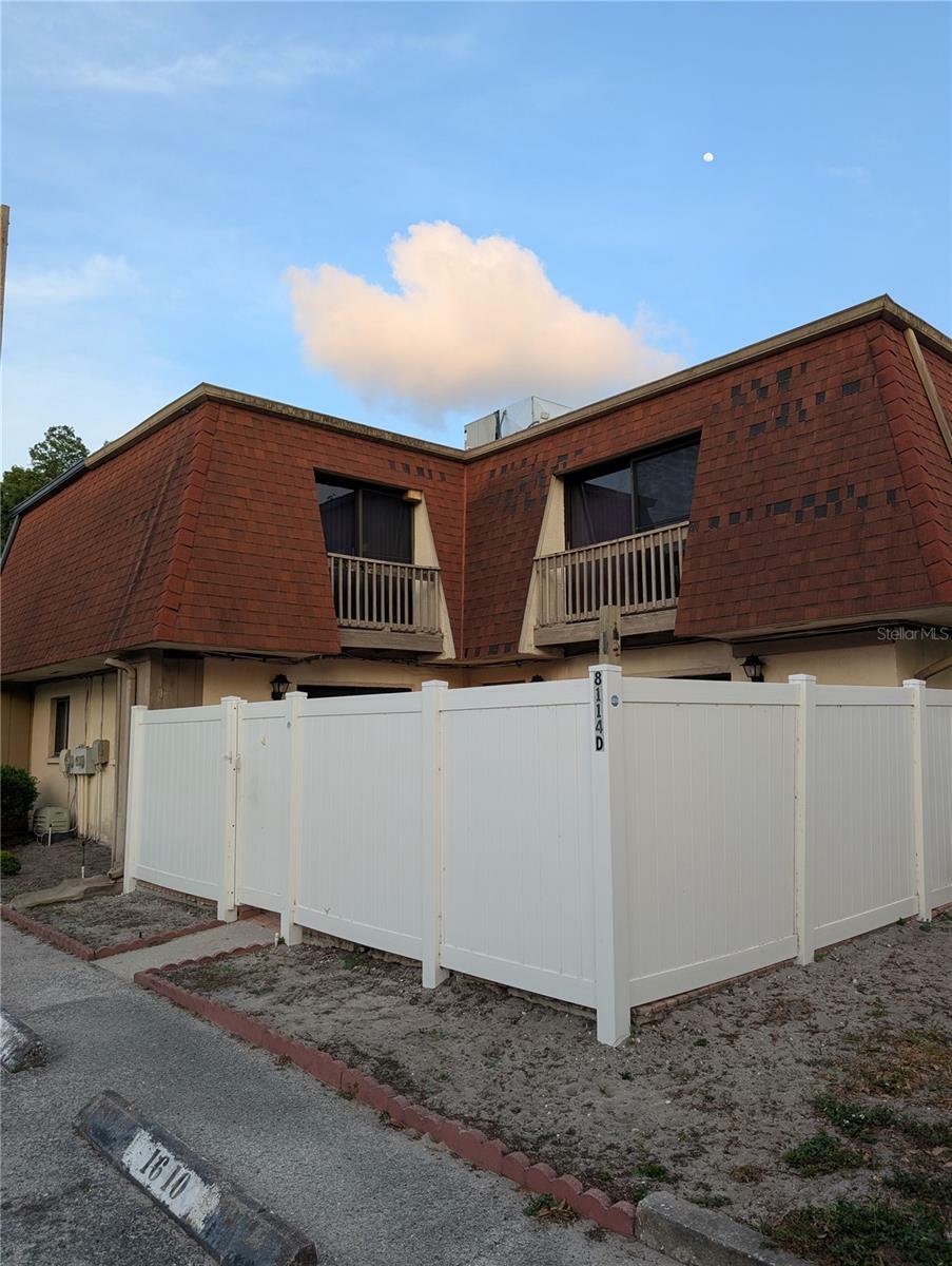 Property Photo: 8114 Oak Trace Way D FL 33634