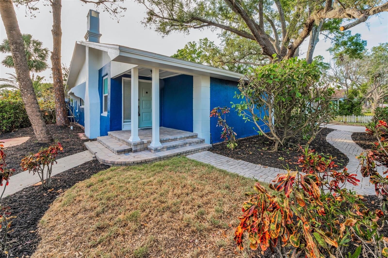 Property Photo: 330 Pineapple Street FL 34689