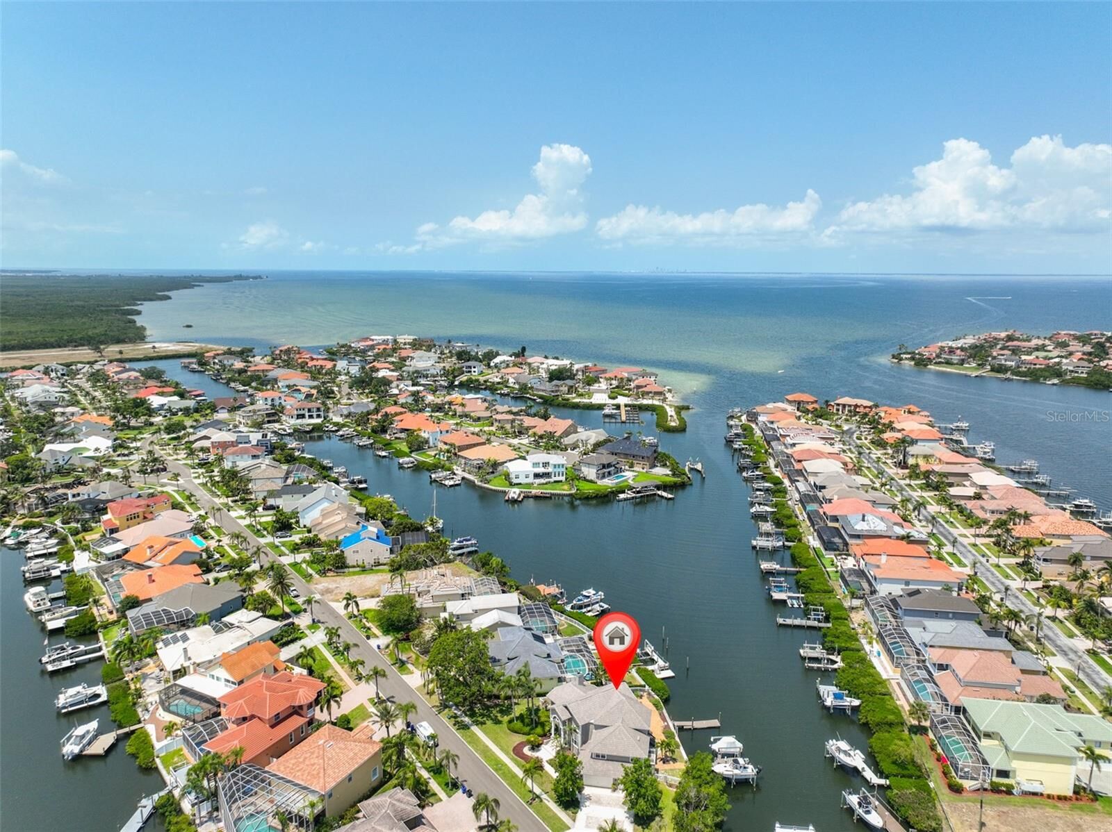 Property Photo: 915 Symphony Isles Boulevard FL 33572