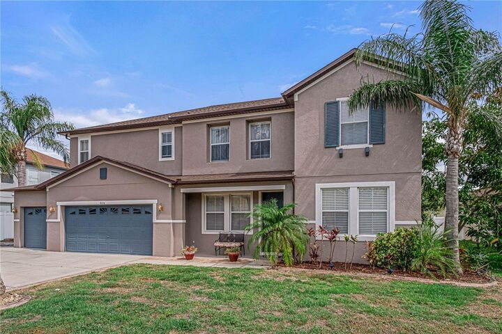 Property Photo: 4604 Barbados Loop FL 34711