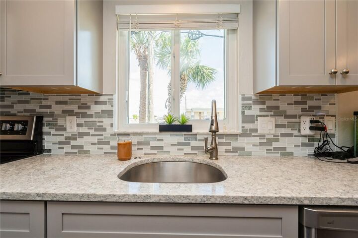 Property Photo:  527 Cape Coral Parkway W 4  FL 33914 