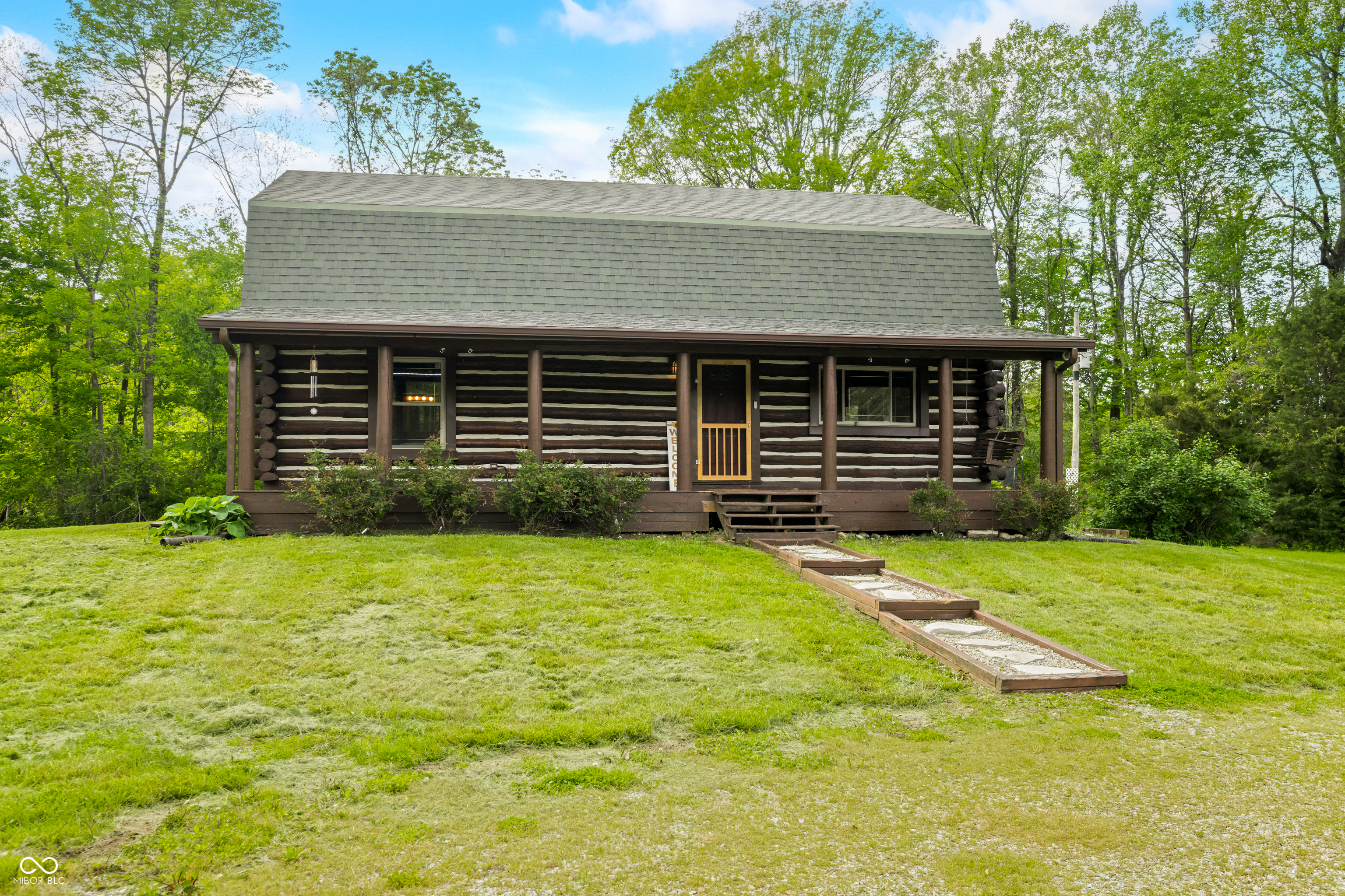 Property Photo: 6968 S 300 W IN 46181