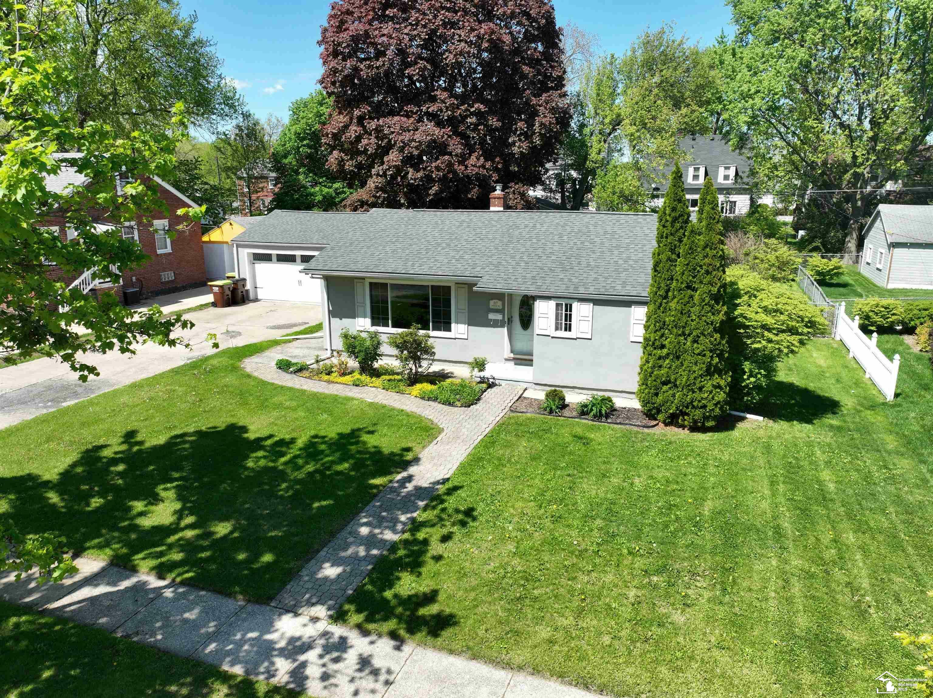 Property Photo: 517 Rosewood Avenue MI 48162