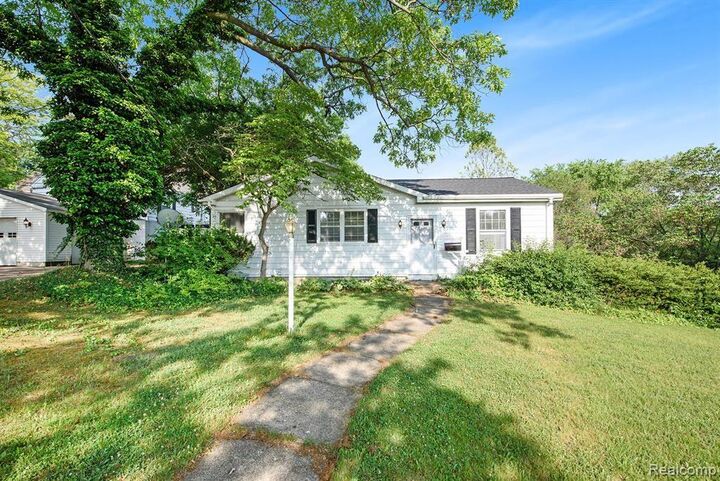 Property Photo: 1211 Plymouth Avenue MI 49506 4023