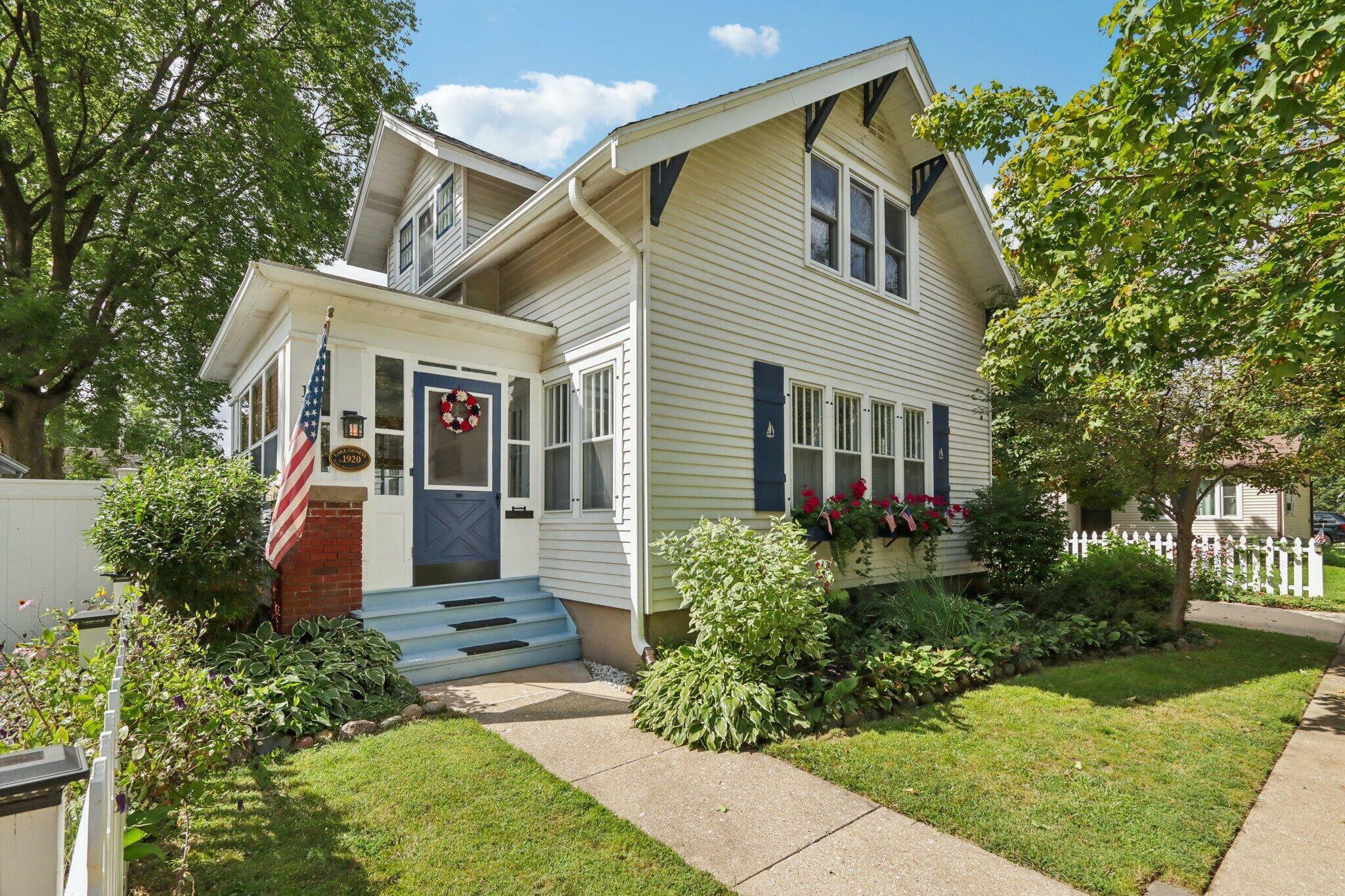 Property Photo: 1116 Dodge St WI 53147