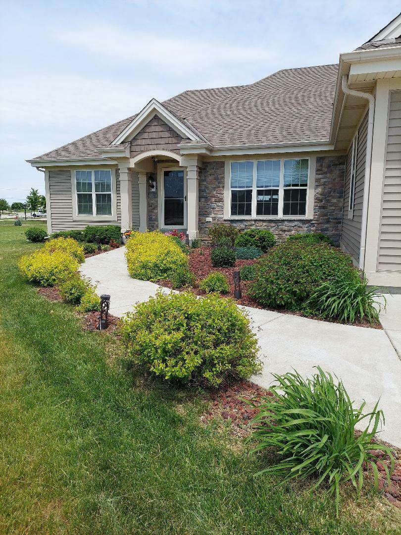 Property Photo: 901 Hastings Dr WI 53119
