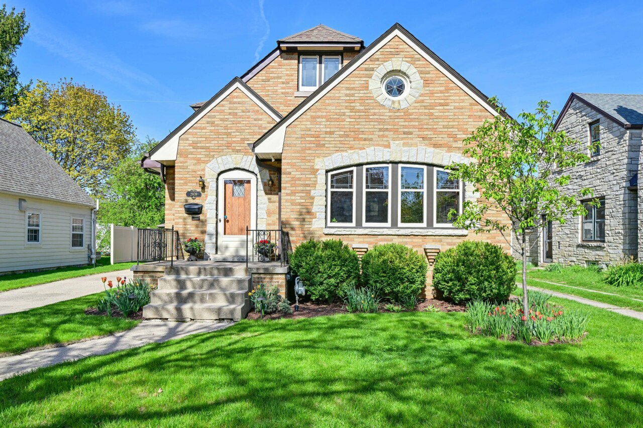 2809 N 70th St  Milwaukee WI 53210 photo