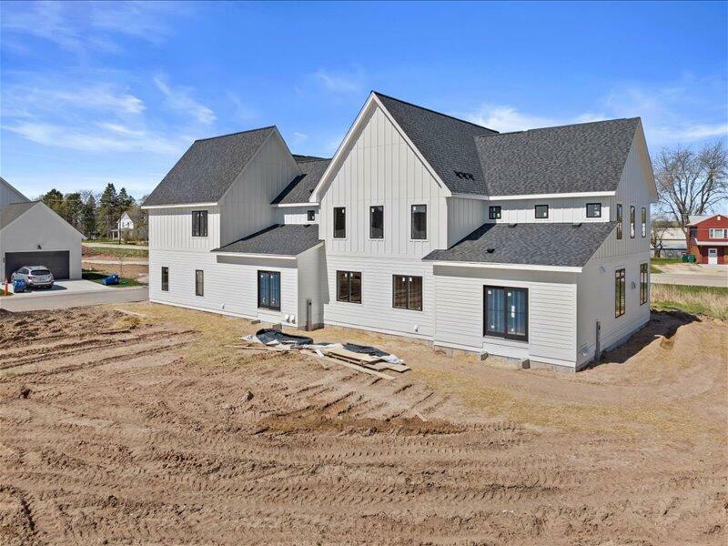 Property Photo: 496 Bastle Wynd - 9 WI 53074