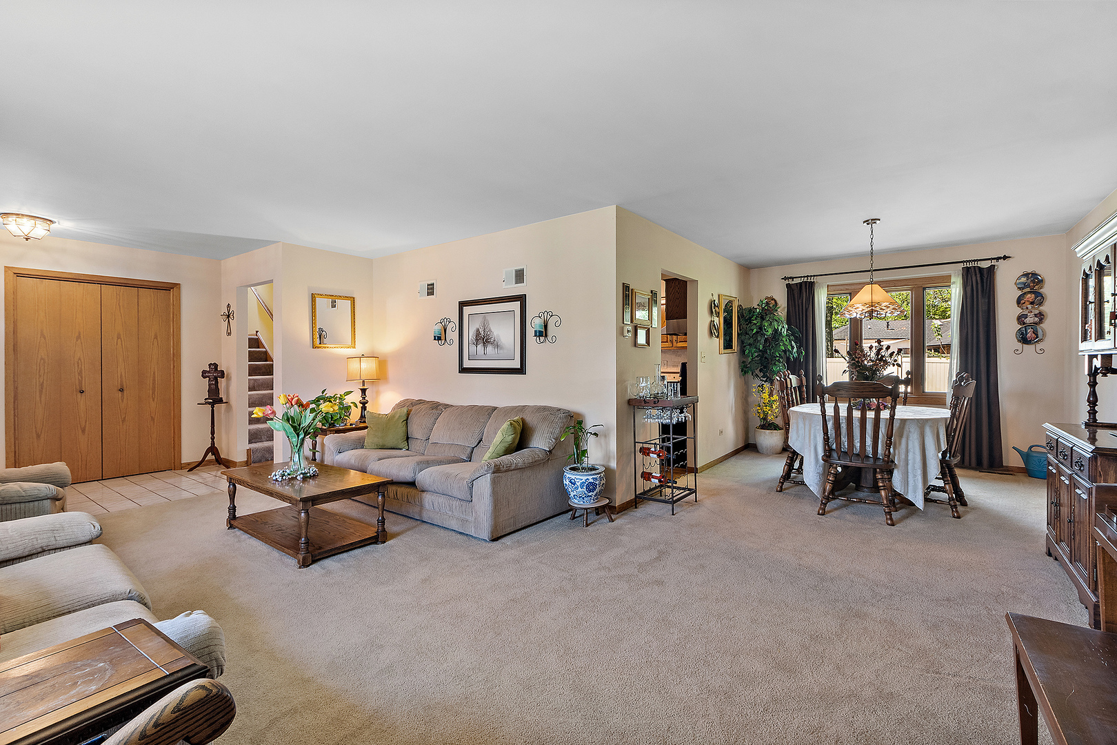 Property Photo: 8120 Cherokee Trail IL 60477