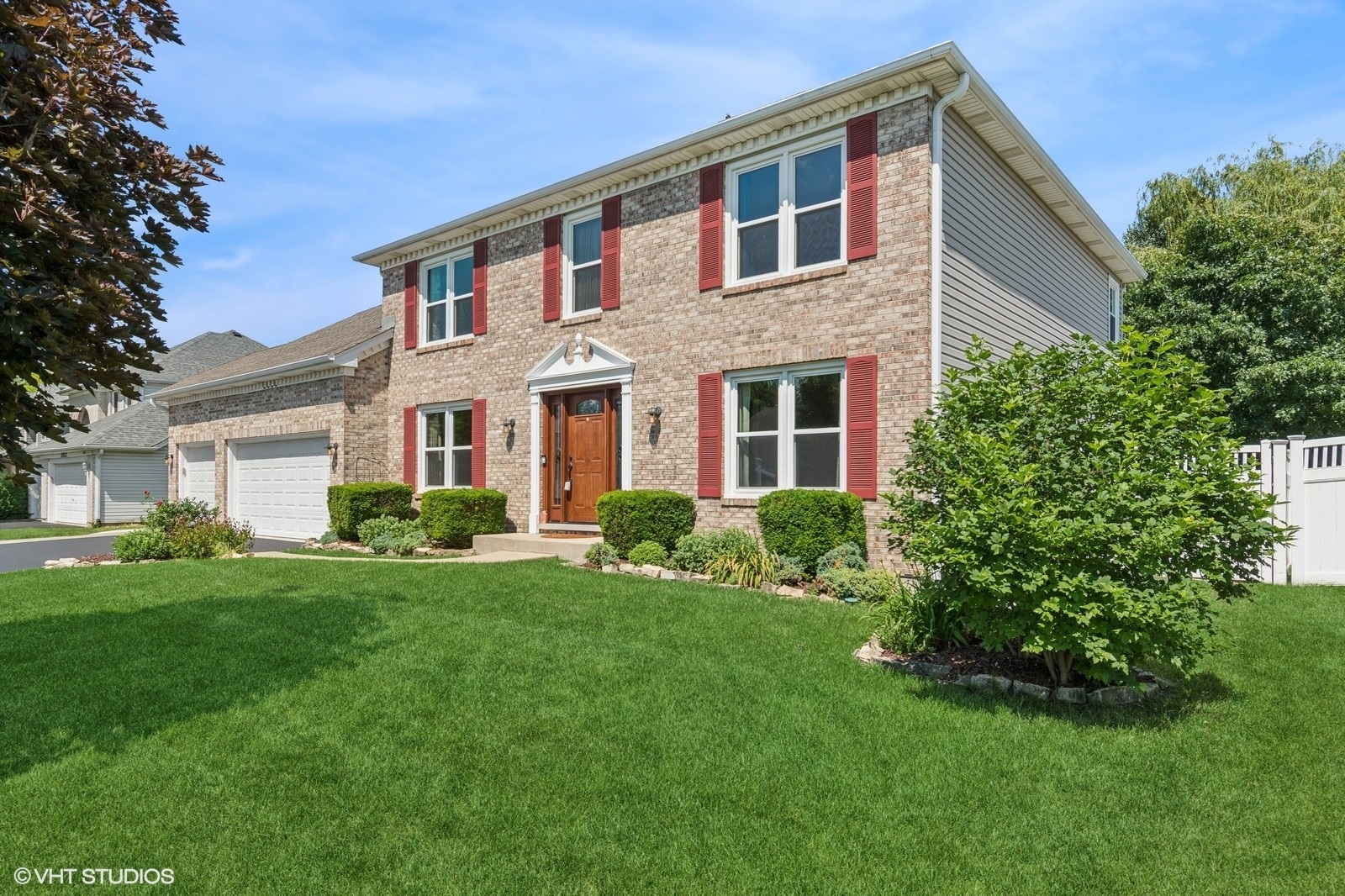 Property Photo:  2020 Saint Andrews Drive  IL 60586 