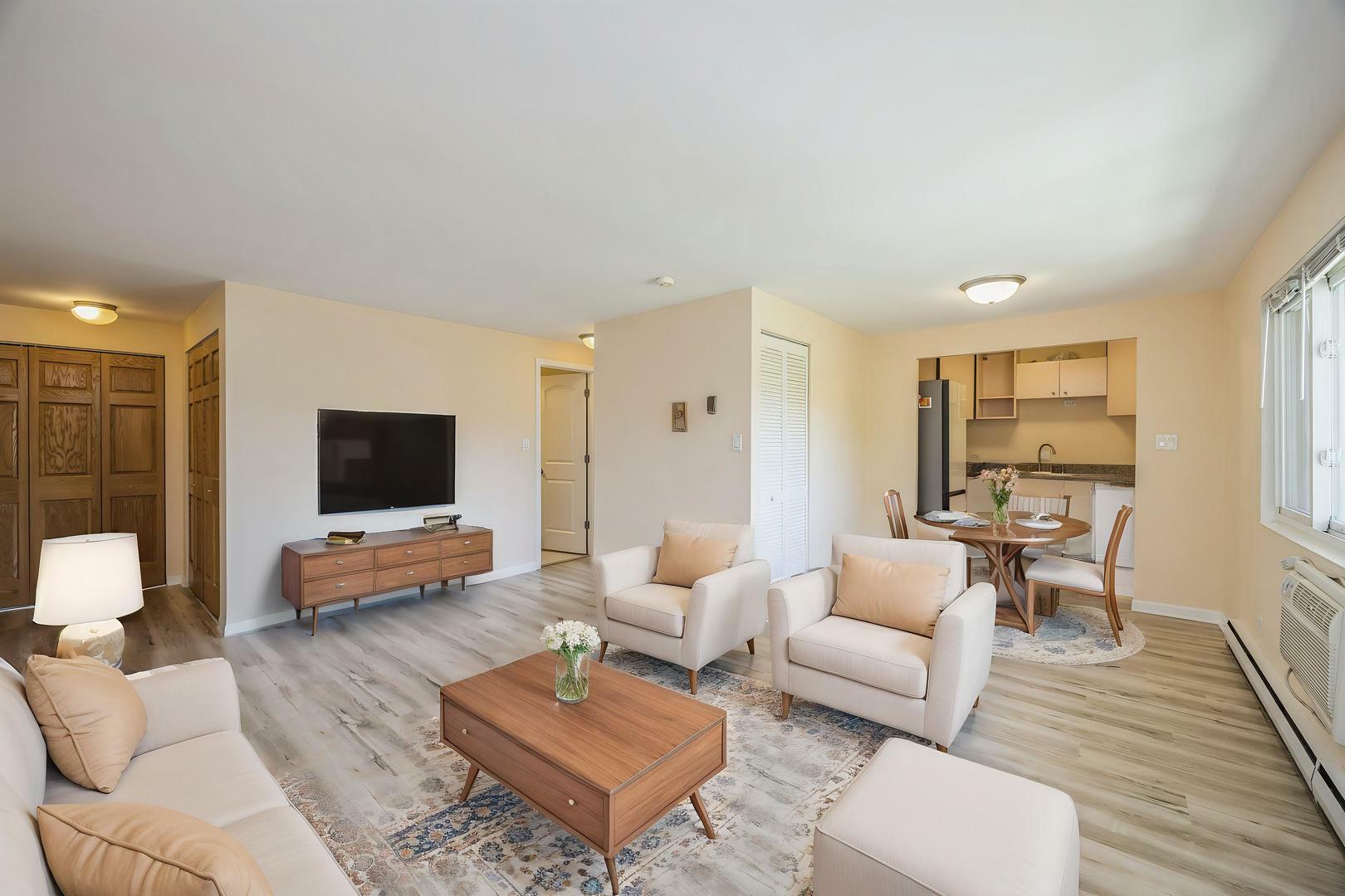Property Photo: 727 S Maple Avenue 301 IL 60304