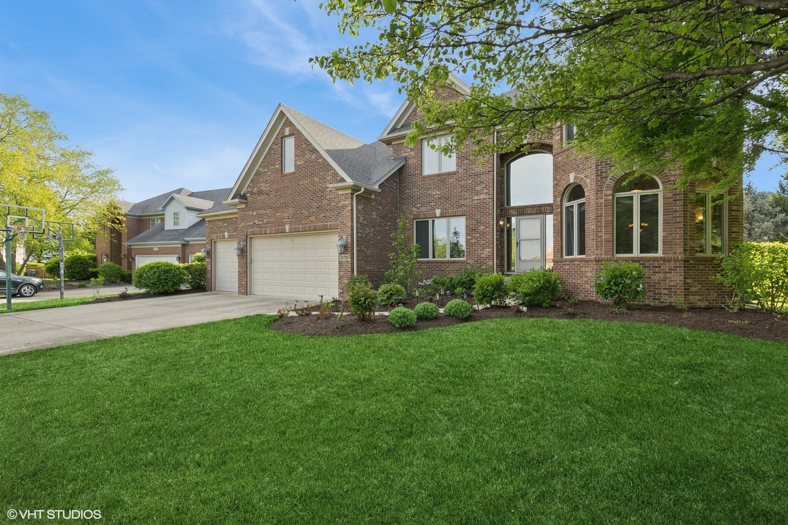 Property Photo: 25738 W Sunnymere Drive IL 60585