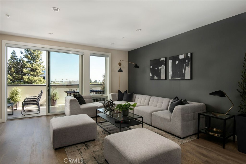 Property Photo: 380 Cordova Street 501 CA 91101