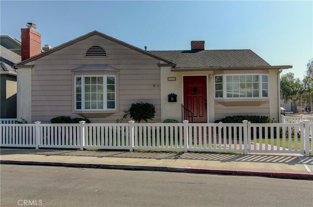 Property Photo: 136 Venetia Drive CA 90803