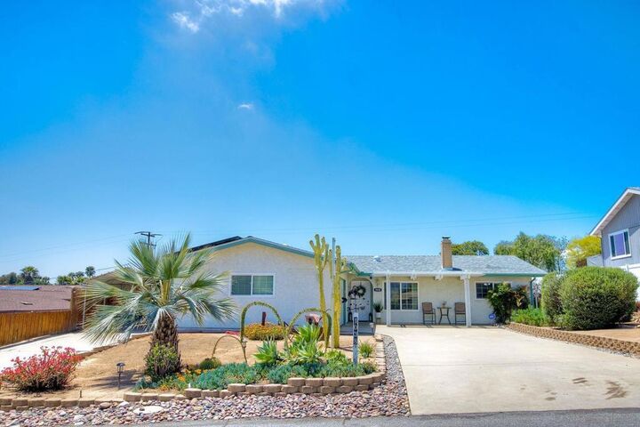 Property Photo:  1038 Knoll Park Ln  CA 92028 