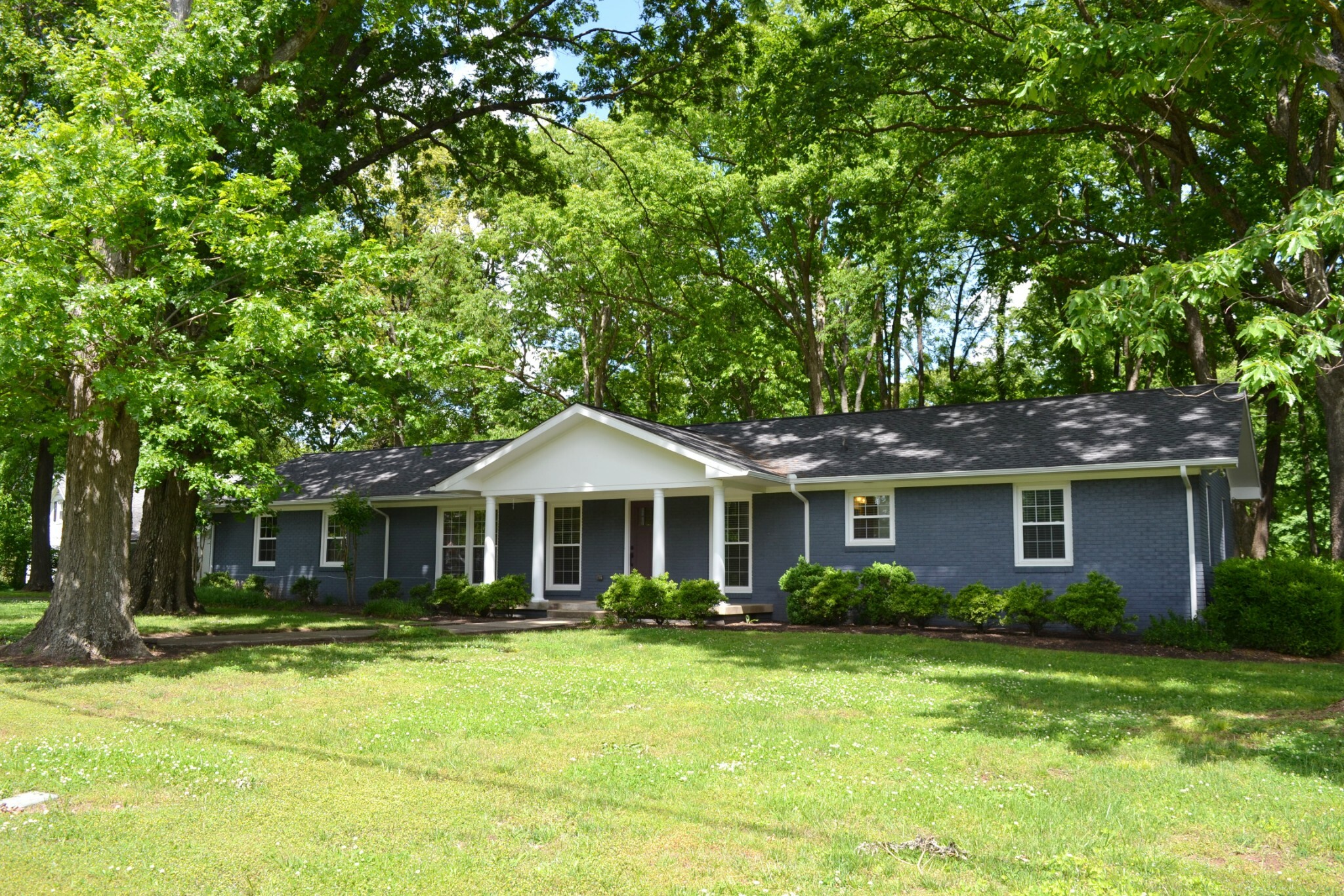 Property Photo: 1814 Jones Blvd TN 37129