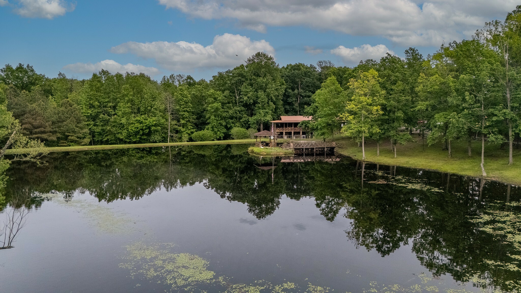 Property Photo: 9850 Buttermilk Ridge Rd TN 38464