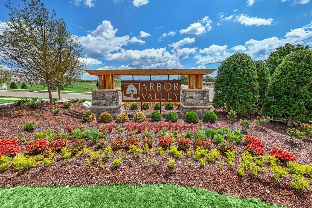Property Photo: 3163 Arbor Valley Rd TN 37174