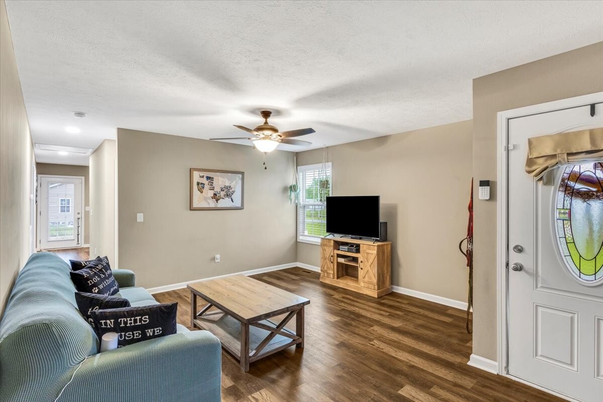 Property Photo: 587 Mason Everette Rd TN 37306