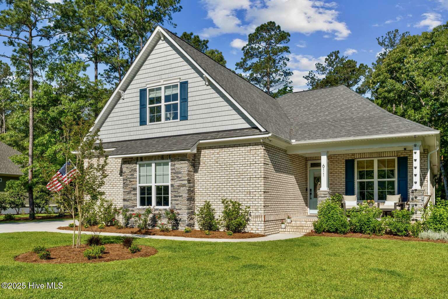 Property Photo: 611 Grovewood Lane SE NC 28422